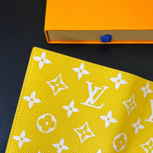 Load image into Gallery viewer, LB970 Passport Cover /  3.9 x 5.5 x 1 inches
