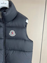 Load image into Gallery viewer, CLTH422 Moncler Short Down Vest / Size0/1/2/3/4
