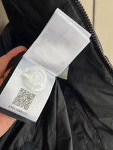 Load image into Gallery viewer, CLTH422 Moncler Short Down Vest / Size0/1/2/3/4
