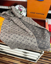 Load image into Gallery viewer, CLTH424 LV Cashmere Reversible Scarf / 40X185cm
