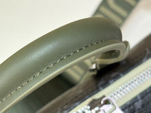 Load image into Gallery viewer, LB1526 LV Keepall Bandoulière 35 / HIGHEST QUALITY VERSION / 34 x 21 x 16 cm
