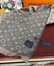 Load image into Gallery viewer, CLTH424 LV Cashmere Reversible Scarf / 40X185cm
