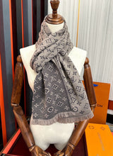 Load image into Gallery viewer, CLTH424 LV Cashmere Reversible Scarf / 40X185cm
