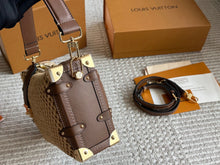 Load image into Gallery viewer, LB1322 Side Trunk MM / 9.3 x 6.3 x 3.3 inches
