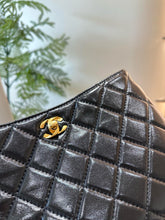 Load image into Gallery viewer, CC1025 Hobo Handbag / 7 × 10.9 × 3.1 in
