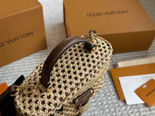 Load image into Gallery viewer, LB1321 Vanity Chain Pouch / 7.5 x 2.6 x 4.5 inches
