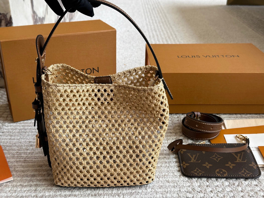 LB1323 All In BB / 6.3 x 7.1 x 4.7 inches