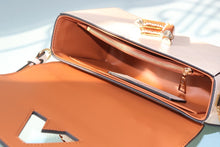 Load image into Gallery viewer, LB1170 Twist One Handle MM / 9.1 x 6.7 x 3.7 inches
