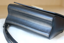 Load image into Gallery viewer, LB1171 Twist MM / 9.1 x 6.7 x 3.7 inches
