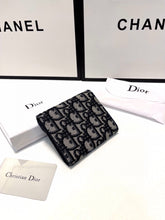 Load image into Gallery viewer, DR461 Saddle Lotus Wallet / 4 x 3.5 x 1 inches
