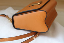 Load image into Gallery viewer, LB1172 Twist MM / 9.1 x 6.7 x 3.7 inches
