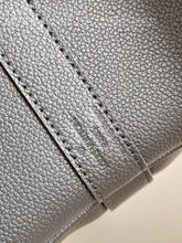 Load image into Gallery viewer, LB886 Keepall Bandoulière 45 / HIGHEST QUALITY VERSION / 17.7 x 10.6 x 7.9 inches
