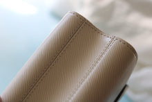 Load image into Gallery viewer, LB1173 Twist MM / 9.1 x 6.7 x 3.7 inches
