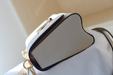 Load image into Gallery viewer, LB1173 Twist MM / 9.1 x 6.7 x 3.7 inches
