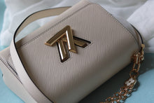 Load image into Gallery viewer, LB1176 Twist MM / 9.1 x 6.7 x 3.7 inches
