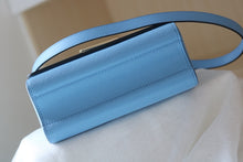 Load image into Gallery viewer, LB1177 Twist MM / 9.1 x 6.7 x 3.7 inches
