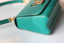 Load image into Gallery viewer, LB1178 Twist MM / 9.1 x 6.7 x 3.7 inches
