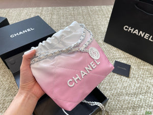 CC932 CHANEL 22 Mini Handbag / 7.8 × 7.4 × 2.3 in