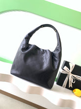 Load image into Gallery viewer, CC1241 Large Shopping Bag / 18x11.8x4.7inch / HIGHEST QUALITY VERSION
