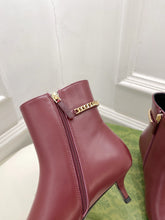 Load image into Gallery viewer, SE1493 Women&#39;s Gucci Signoria Ankle Boot / Size5-10

