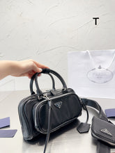 Load image into Gallery viewer, PD246 Nappa antique Leather Multi-Pocket Shoulder Bag / 9x4.7x2.7inch
