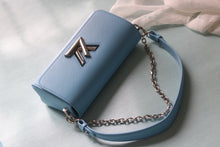 Load image into Gallery viewer, LB1164 Twist West Pochette / 7.5 x 4.1 x 2.6 inches
