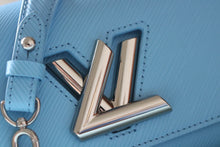 Load image into Gallery viewer, LB1164 Twist West Pochette / 7.5 x 4.1 x 2.6 inches
