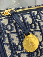 Load image into Gallery viewer, DR539 East-West Hobo Bag / 10.6x3.9x4.3inch / HIGHEST QUALITY VERSION
