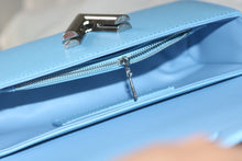 Load image into Gallery viewer, LB1164 Twist West Pochette / 7.5 x 4.1 x 2.6 inches
