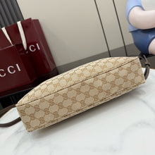 Load image into Gallery viewer, GC802 GUCCI Lady Lunetta Chain Medium / HIGHEST QUALITY VERSION / 30.5 x 24 x 6.5 cm
