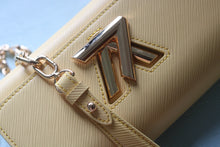 Load image into Gallery viewer, LB1162 Twist West Pochette / 7.5 x 4.1 x 2.6 inches
