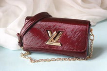 Load image into Gallery viewer, LB1162 Twist West Pochette / 7.5 x 4.1 x 2.6 inches
