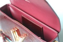 Load image into Gallery viewer, LB1161 Twist West Pochette / 7.5 x 4.1 x 2.6 inches
