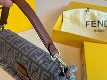 Load image into Gallery viewer, FF316 Baguette / 10.2x5.9x2.3inch

