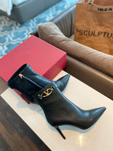 Load image into Gallery viewer, SE1498 VLOGO THE BOLD EDITION CALFSKIN ANKLE BOOT 70MM / Size5-11
