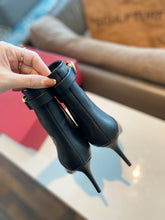 Load image into Gallery viewer, SE1498 VLOGO THE BOLD EDITION CALFSKIN ANKLE BOOT 70MM / Size5-11
