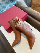 Load image into Gallery viewer, SE1498 VLOGO THE BOLD EDITION CALFSKIN ANKLE BOOT 70MM / Size5-11
