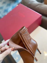 Load image into Gallery viewer, SE1498 VLOGO THE BOLD EDITION CALFSKIN ANKLE BOOT 70MM / Size5-11
