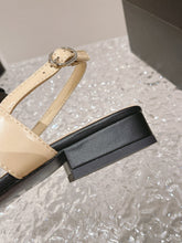 Load image into Gallery viewer, SE1159 CC Sandals / Size4-10
