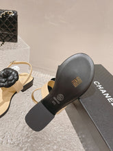 Load image into Gallery viewer, SE1159 CC Sandals / Size4-10
