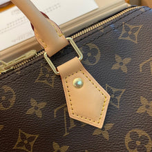 Load image into Gallery viewer, LB833 Speedy Bandoulière 30 / HIGHEST QUALITY VERSION / 11.8 x 8.3 x 6.7 inches
