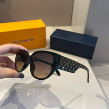 Load image into Gallery viewer, JW853 LB Sunglasses

