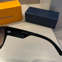 Load image into Gallery viewer, JW853 LB Sunglasses
