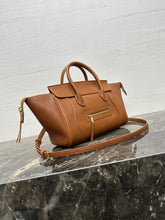 Load image into Gallery viewer, CL148 LUGGAGE IN SUPPLE SHINY LAMBSKIN / 14.2 x 8.7 x 6.3 IN / HIGHEST QUALITY VERSION
