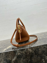 Load image into Gallery viewer, CL148 LUGGAGE IN SUPPLE SHINY LAMBSKIN / 14.2 x 8.7 x 6.3 IN / HIGHEST QUALITY VERSION

