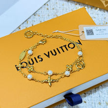 Load image into Gallery viewer, JW1428 LV Floragram Double-Pearl Flower Bracelet
