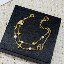 Load image into Gallery viewer, JW1428 LV Floragram Double-Pearl Flower Bracelet
