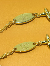 Load image into Gallery viewer, JW1428 LV Floragram Double-Pearl Flower Bracelet
