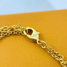 Load image into Gallery viewer, JW1428 LV Floragram Double-Pearl Flower Bracelet
