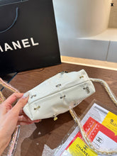 Load image into Gallery viewer, CC1026 CHANEL 22 Mini Handbag / 7.8 × 7.4 × 2.3 in
